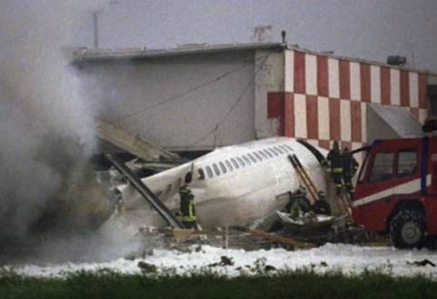 Un premio di laurea in ricordo delle vittime del disastro aereo di Linate